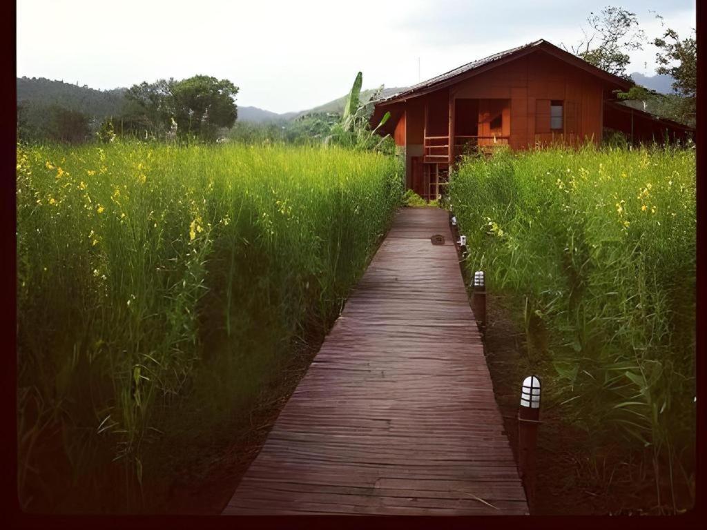Herntai Resort Ban Mae La Noi Exterior photo