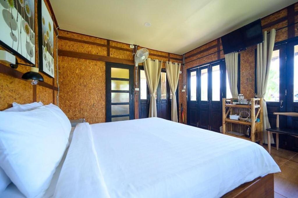 Herntai Resort Ban Mae La Noi Exterior photo