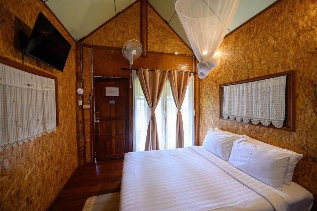 Herntai Resort Ban Mae La Noi Exterior photo